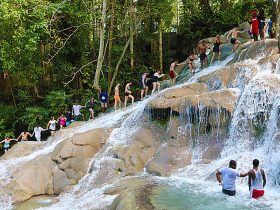 feature_dunns_river_falls-1