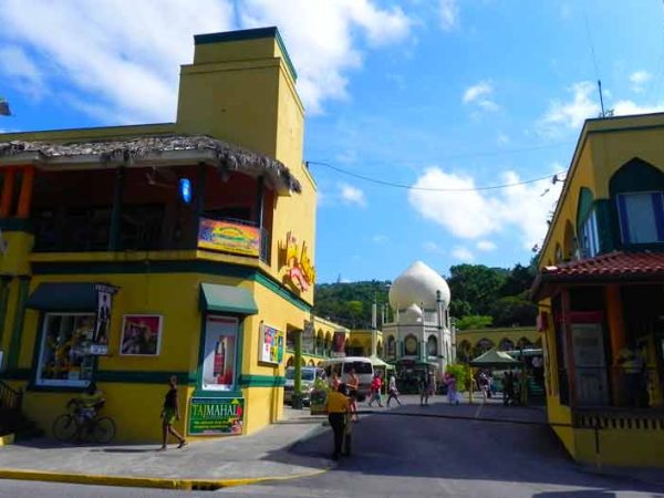 shopping-taj-mahal-plaza-